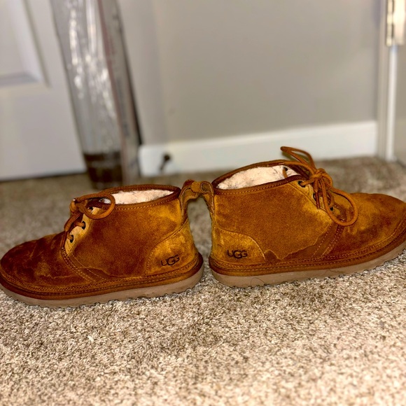 UGG - Women’s Classic Mini Boots - Picture 3 of 5